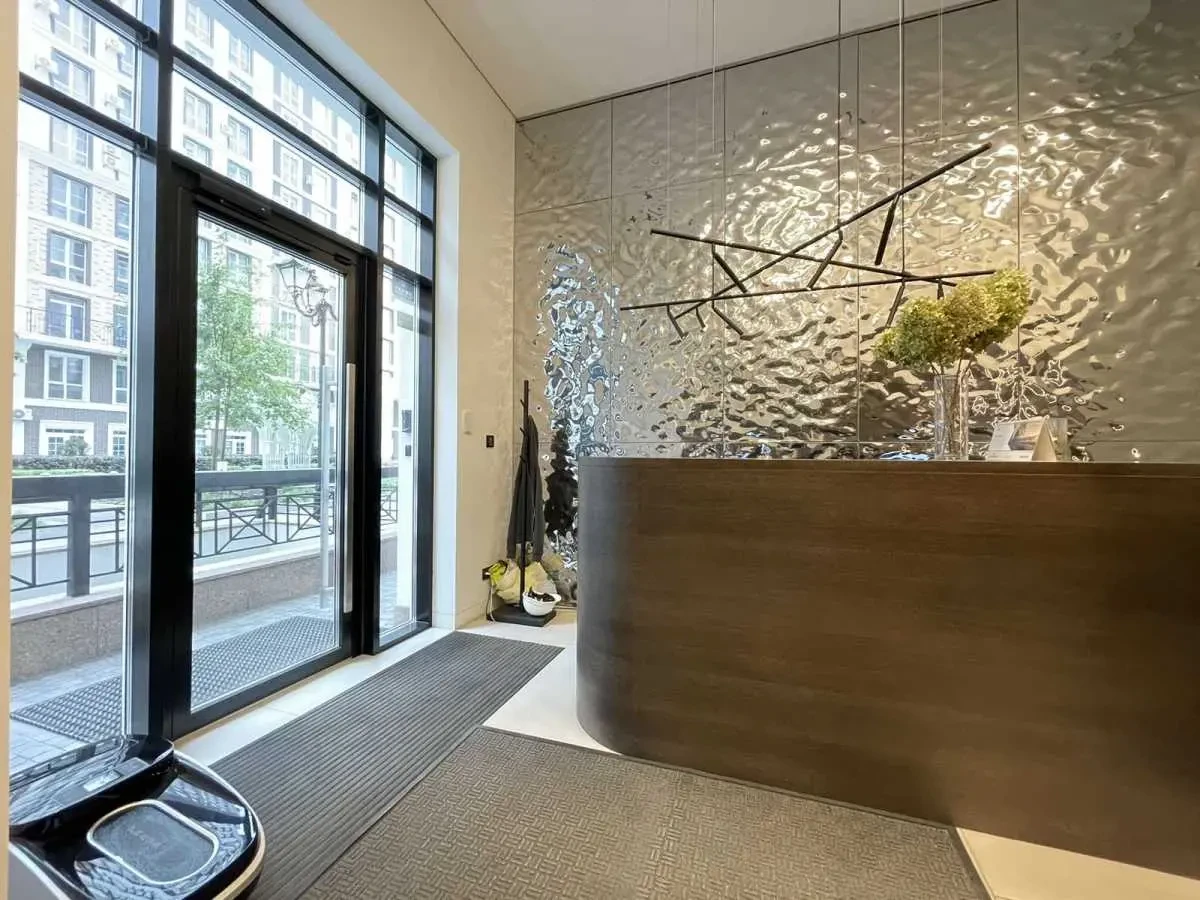 торгові площі Київ, Голосіївський, Михайла Максимовича 28 2