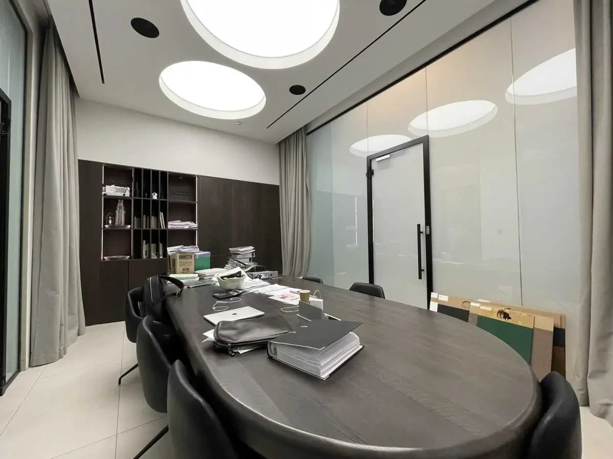 торгові площі Київ, Голосіївський, Михайла Максимовича 28 8