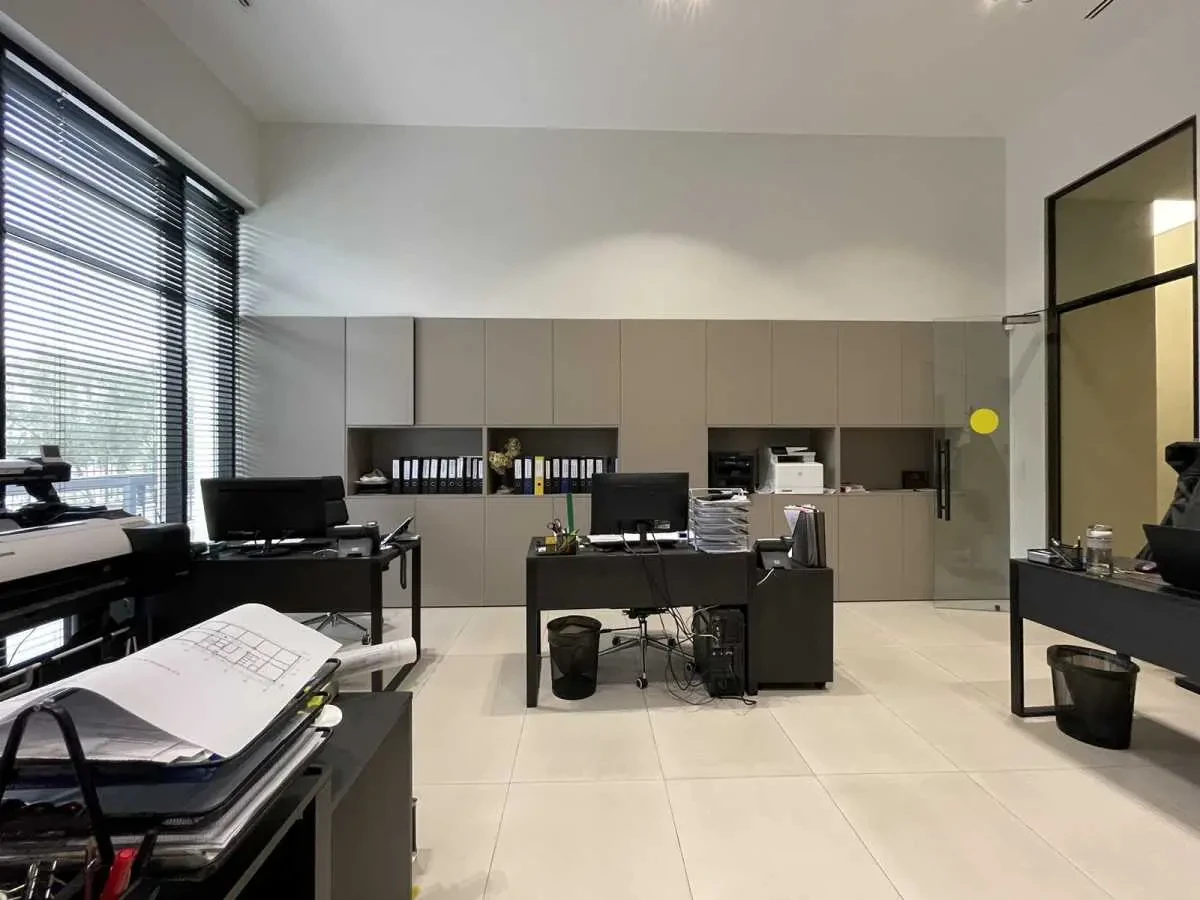 торгові площі Київ, Голосіївський, Михайла Максимовича 28 6