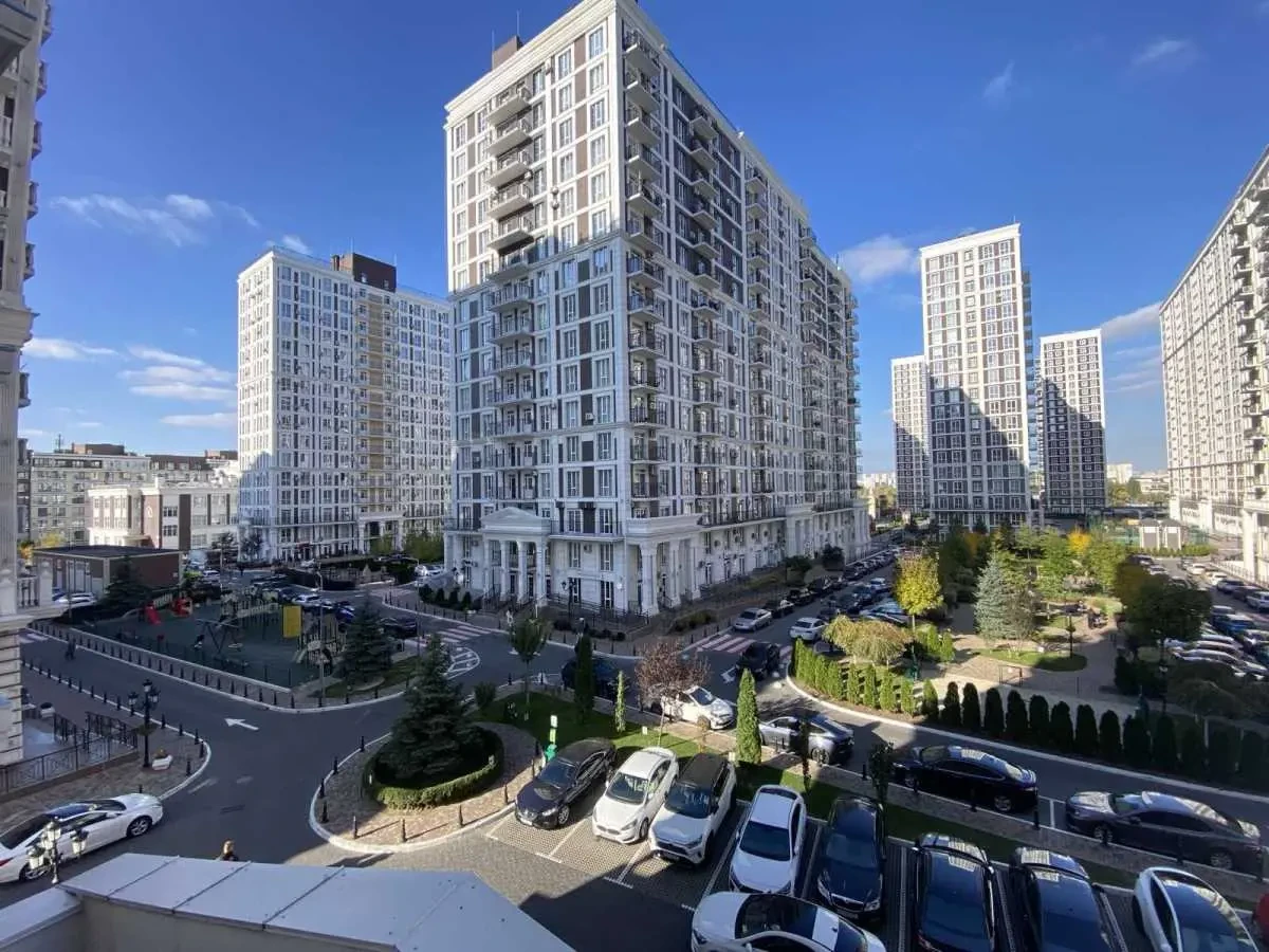 торгові площі Київ, Голосіївський, Михайла Максимовича 26 17