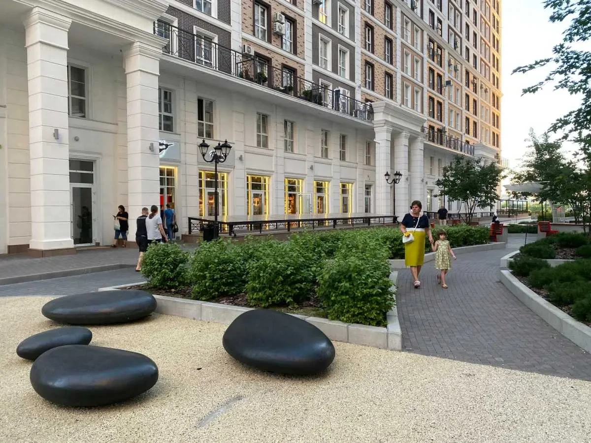 торгові площі Київ, Голосіївський, Михайла Максимовича 26 21