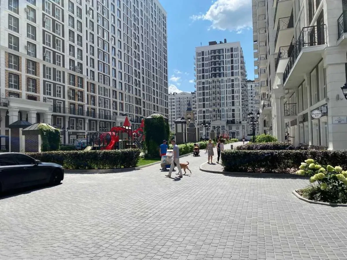 торгові площі Київ, Голосіївський, Михайла Максимовича 26 9