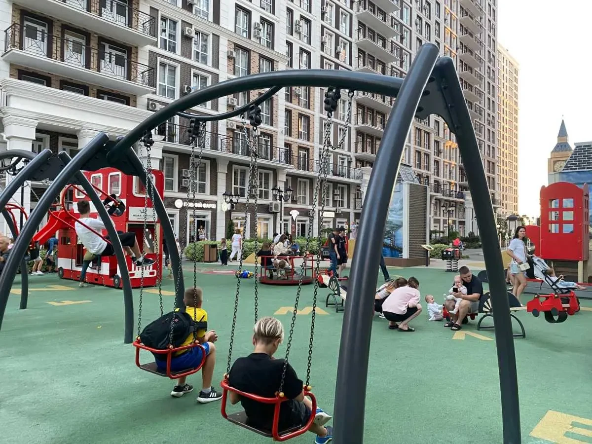 торгові площі Київ, Голосіївський, Михайла Максимовича 26 15