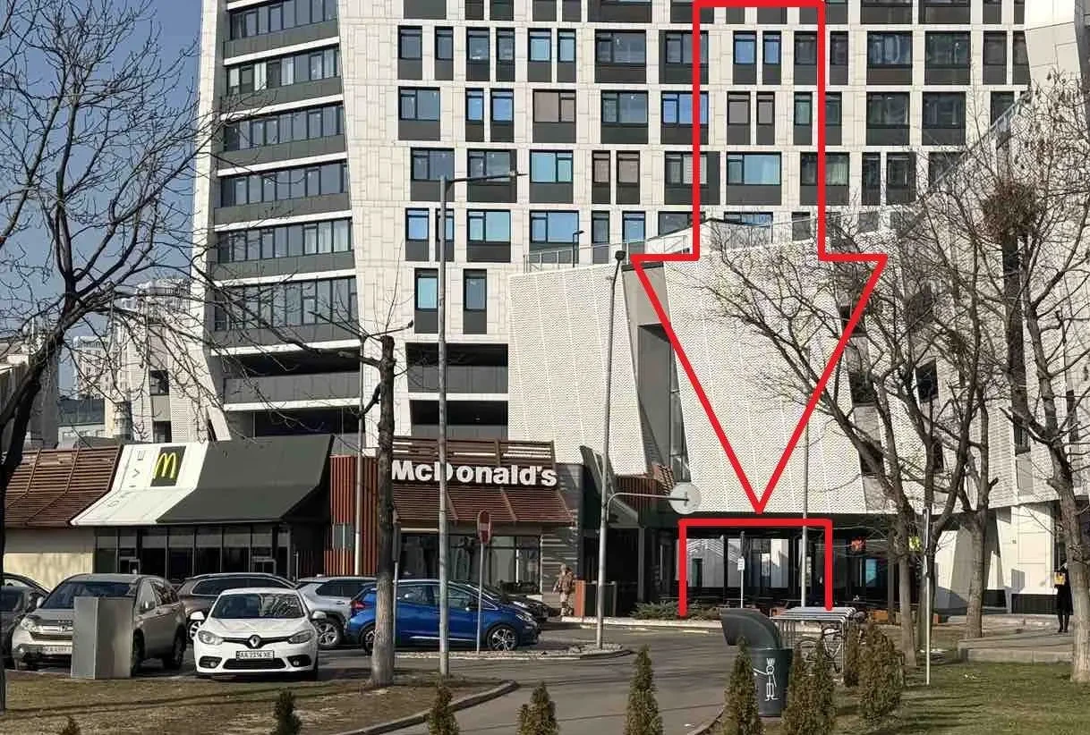 торгові площі Київ, Шевченківський, Берестейський 11