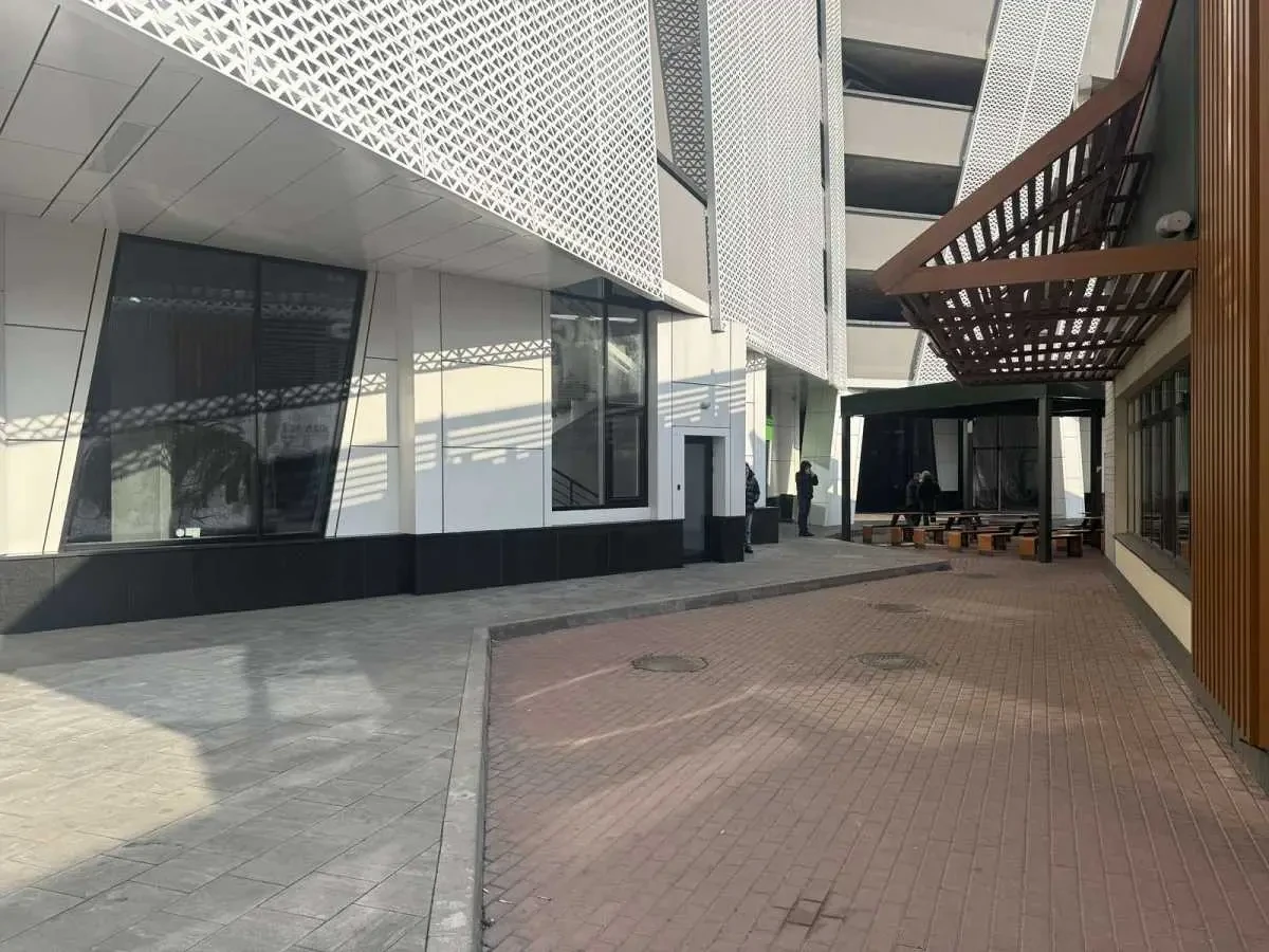 торгові площі Київ, Шевченківський, Берестейський 11 7