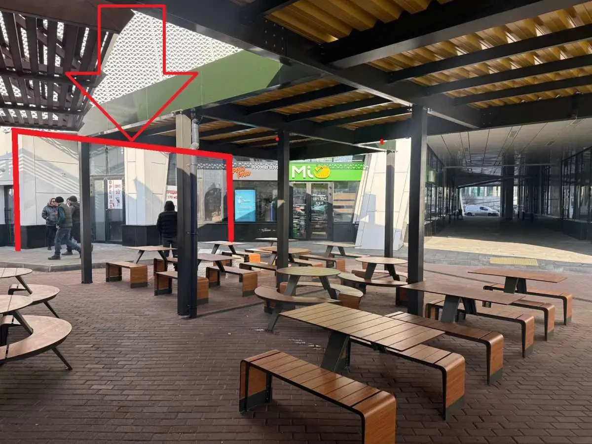 торгові площі Київ, Шевченківський, Берестейський 11 2