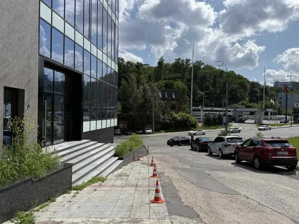 приміщення, будівлі Київ, Печерський, Івана Федорова 10