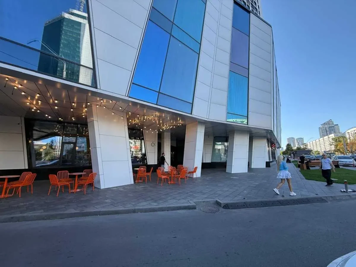 об’єкт сфери послуг Київ, Шевченківський, Берестейський 11 7