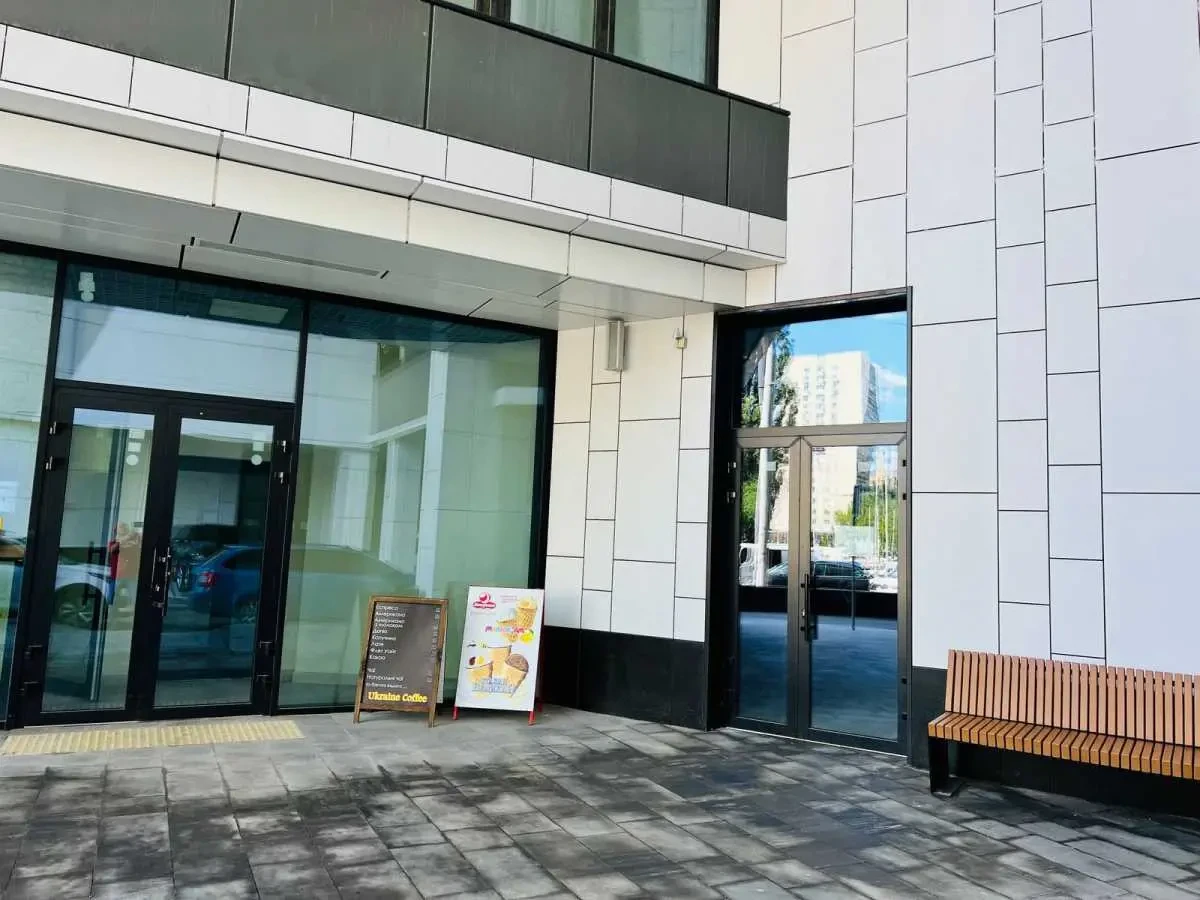 об’єкт сфери послуг Київ, Шевченківський, Берестейський 11 6