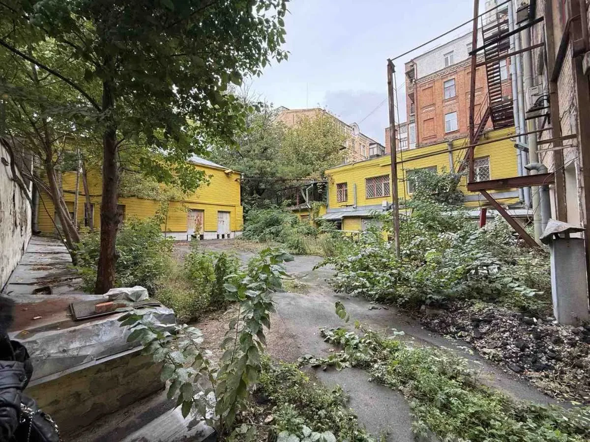 приміщення, будівлі Київ, Шевченківський, Богдана Хмельницького 38 12