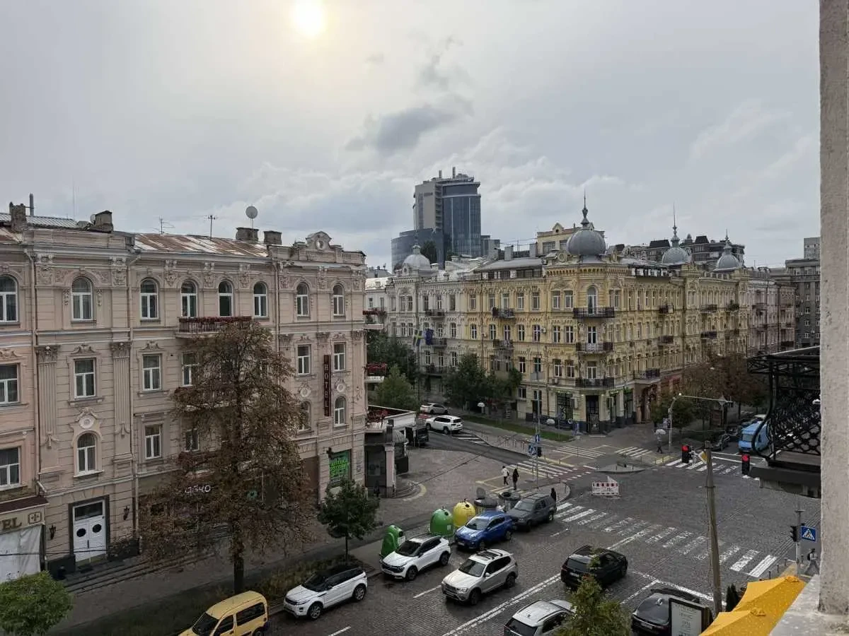 приміщення, будівлі Київ, Шевченківський, Богдана Хмельницького 38 4