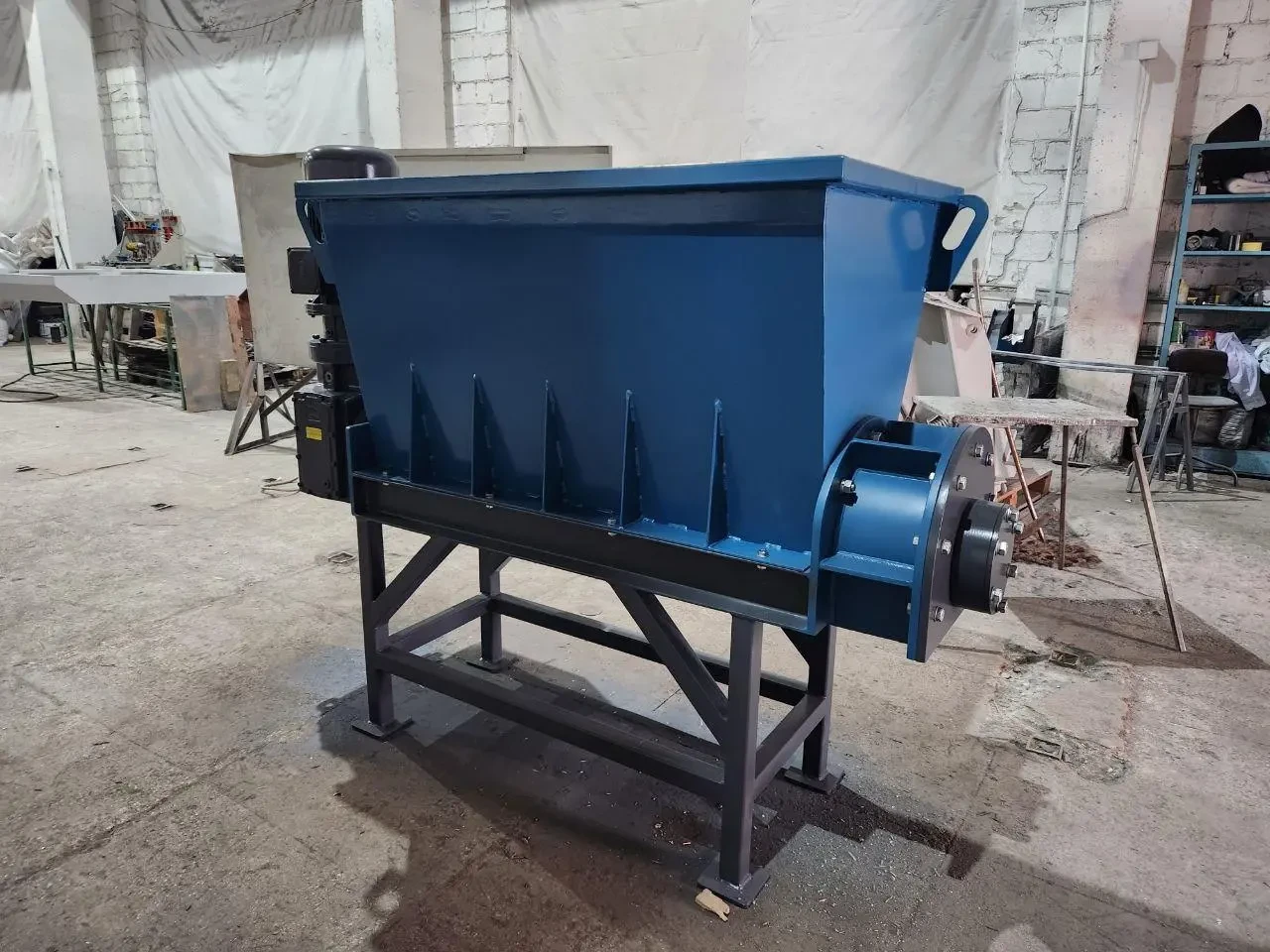 Паллета деревянная - дробление дробилкой для поддонов Экополимер SB-10 6