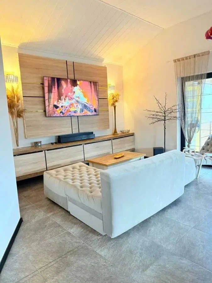 3-к будинок Вишгородський, Нові Петрівці, Будівельників 2