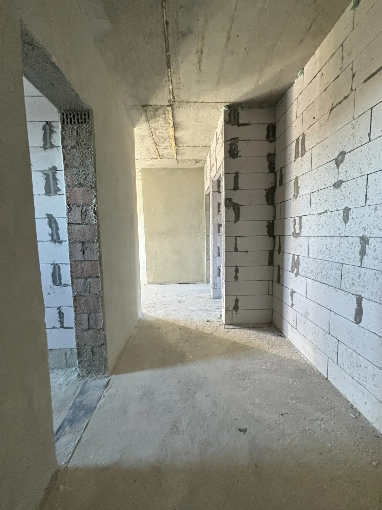 ТЕРМІНОВИЙ ПРОДАЖ 2-кім. квартири в зданій новобудові в Львів-Рудне