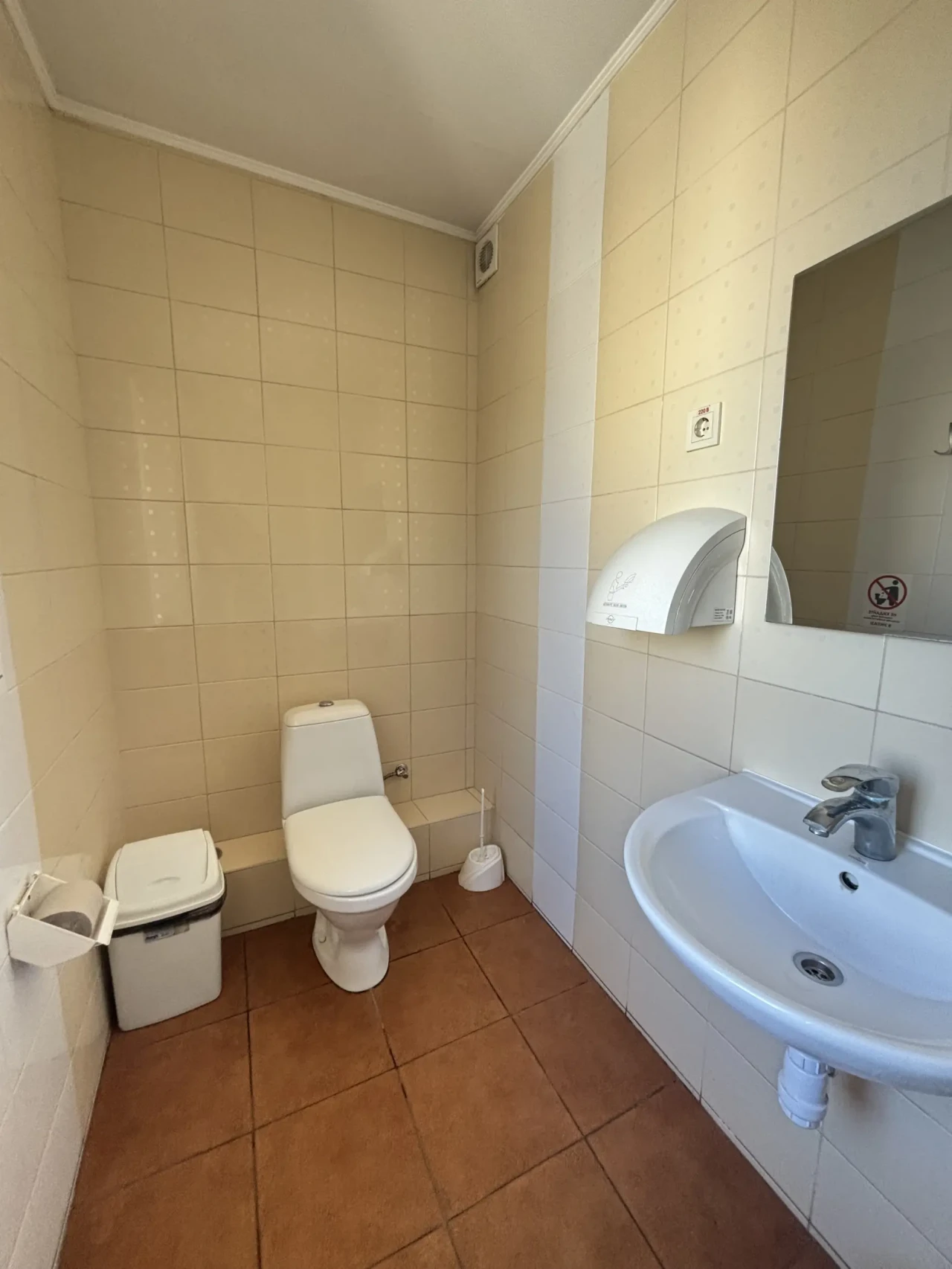 Оренда офісу 18,5 м² вул. Зелена м.Львів 4