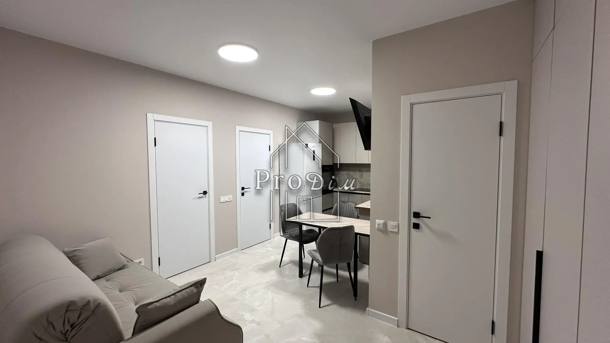 Продаж 2к квартира ЖК Південний квартал Сім