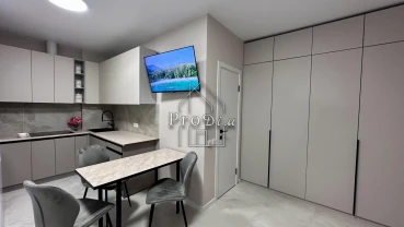 Продаж 2к квартира ЖК Південний квартал Сім"ї Стешенків 9