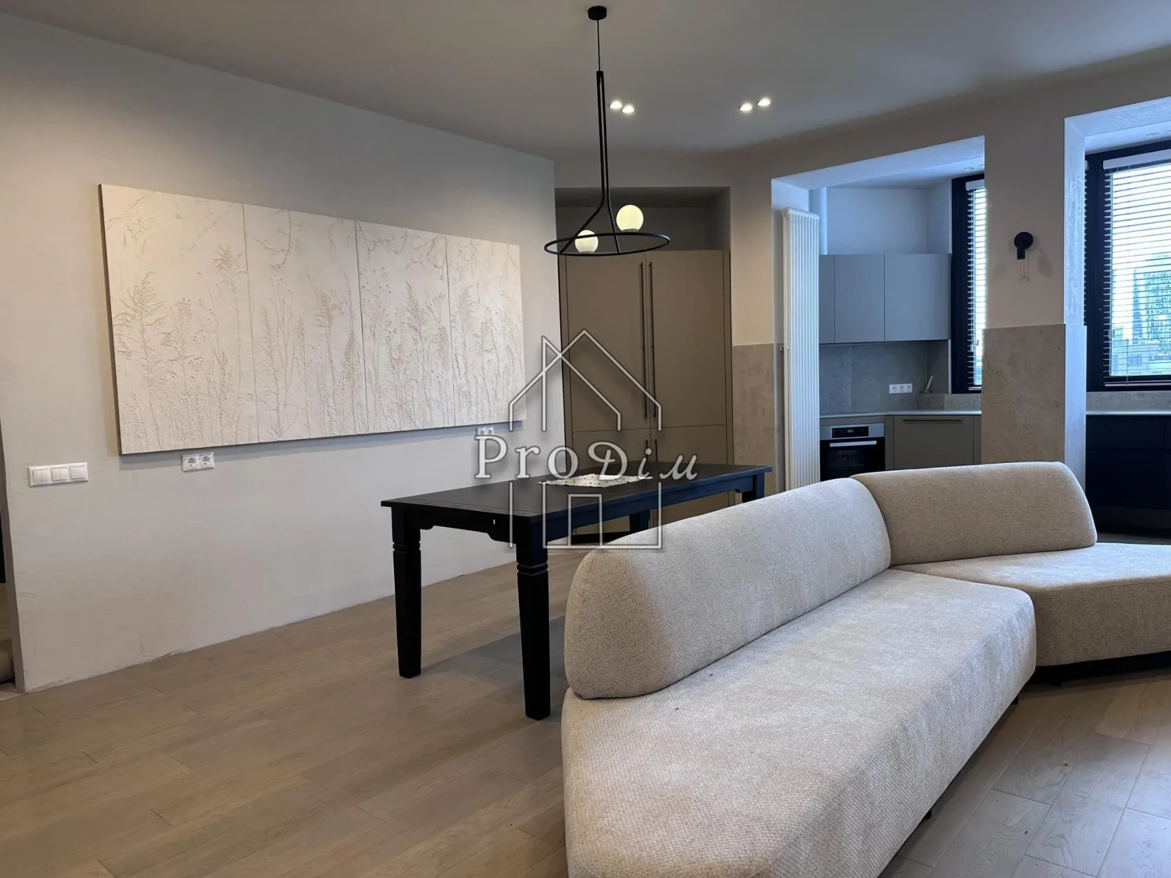 Продаж трикімнатна квартира 127м2 Дмитрівська Центр Київ без %% 2