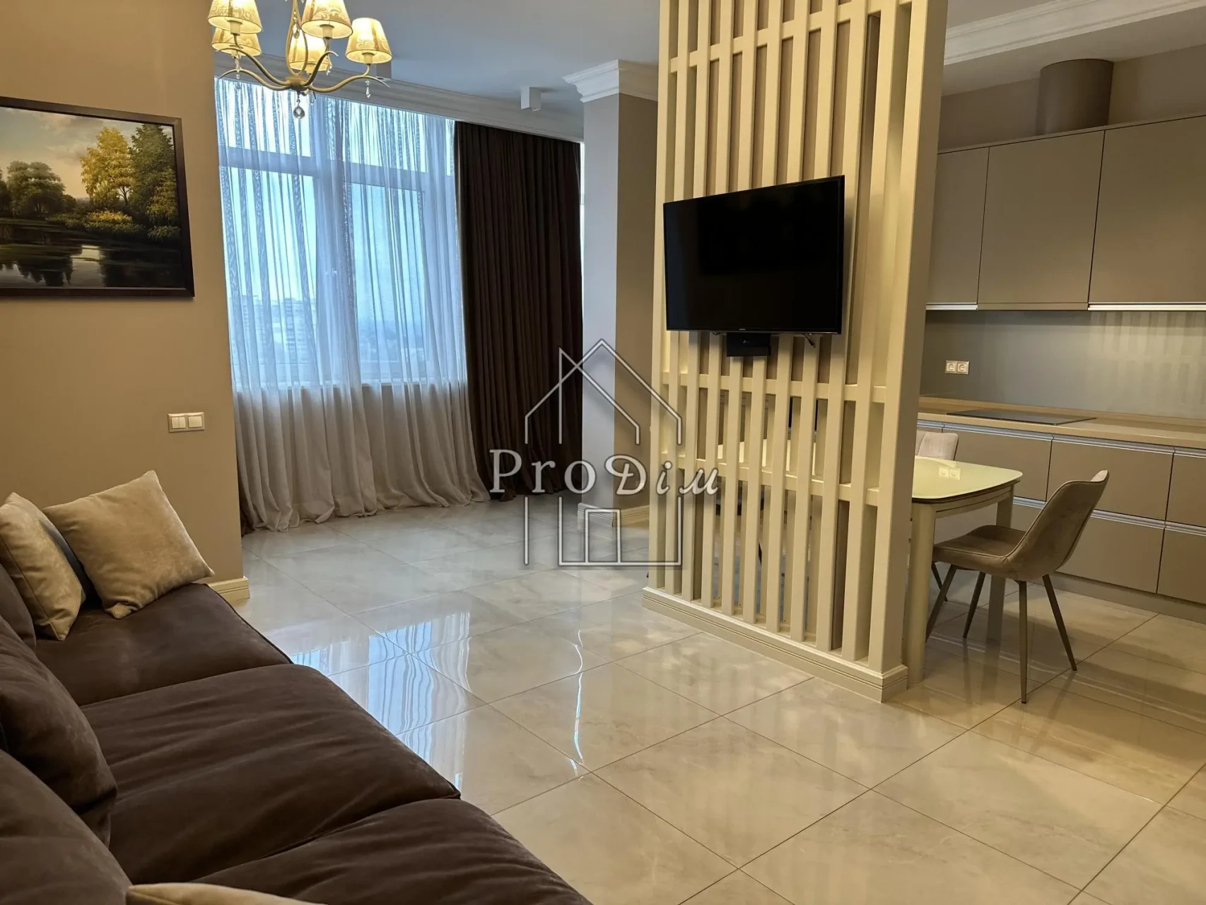 Без %. Продаж Квартира 94 м2 Метро Печерськ. ЖК Панорама, Коновальця 4