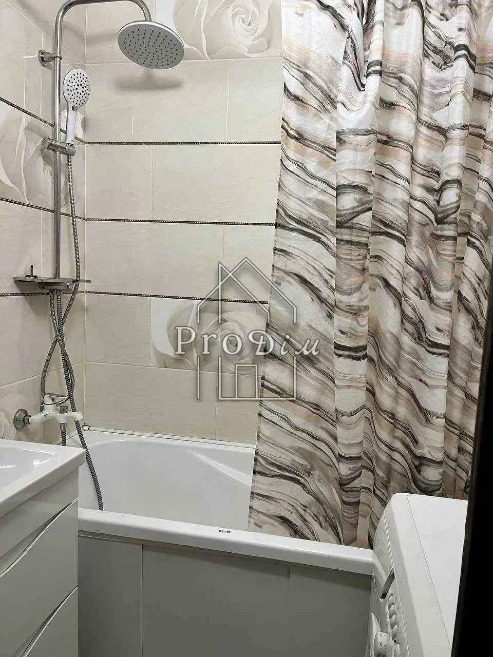 Оренда 2 к квартира вул.Западинська 7. Виноградар 2