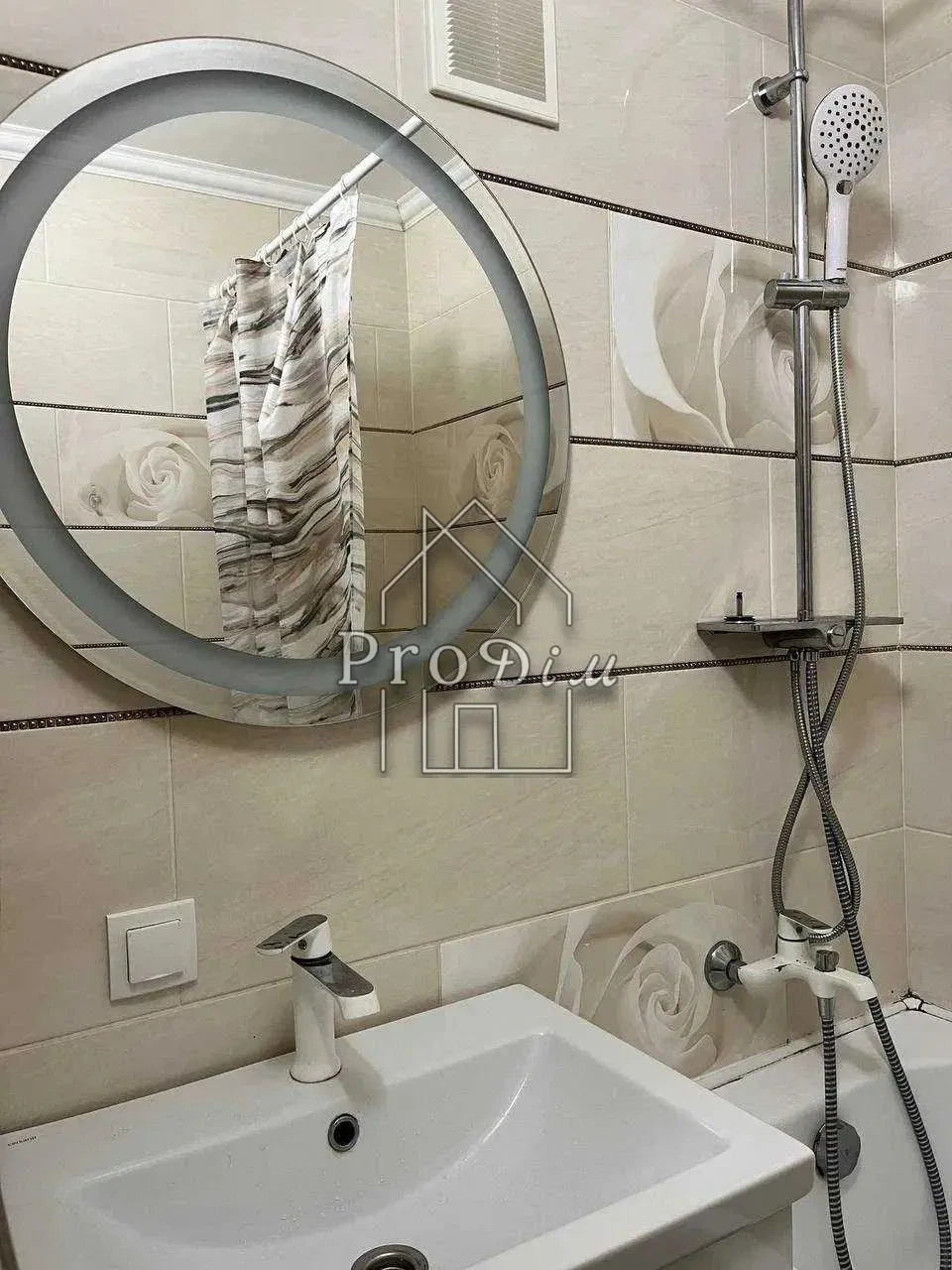 Оренда 2 к квартира вул.Западинська 7. Виноградар