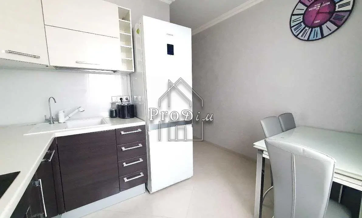 Оренда 2к квартири біля м.Позняки 2