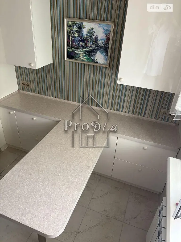 Оренда 2к квартири на вул. Дегтярівська 10 2