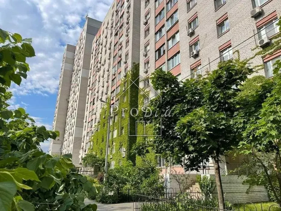 Оренда 2к. квартири Ревуцького 5