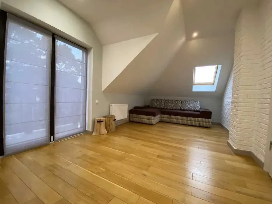 5-к будинок Вишгородський, Вишгород, шевченко 5