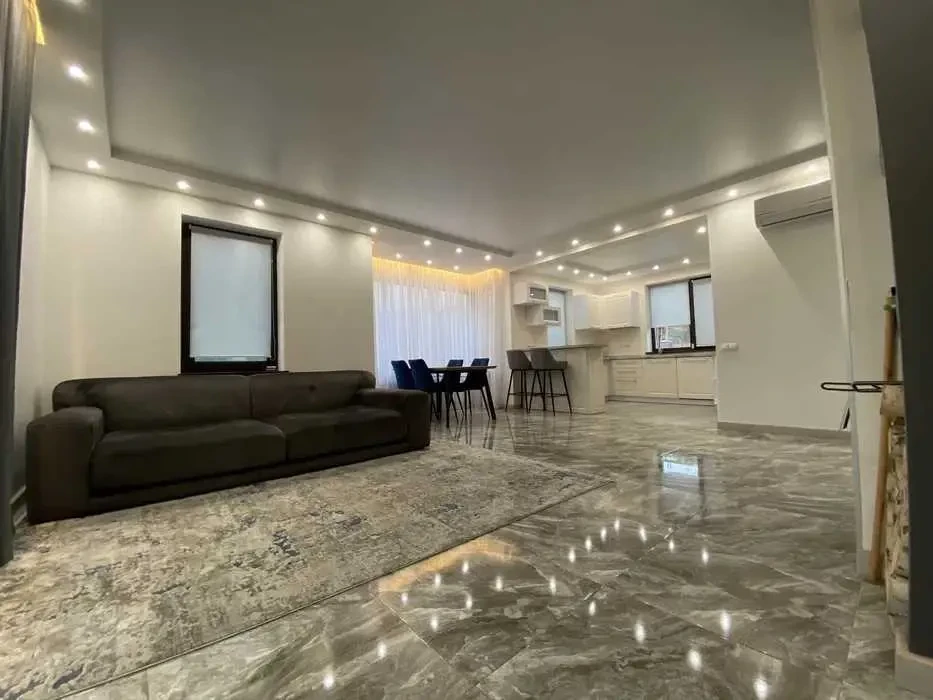 5-к будинок Вишгородський, Вишгород, шевченко 6