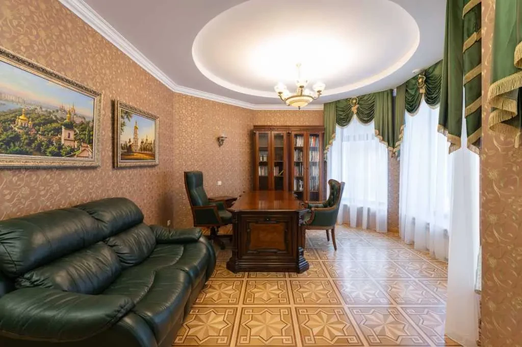 10-к будинок Бучанський, Стоянка, Осіння 17 6