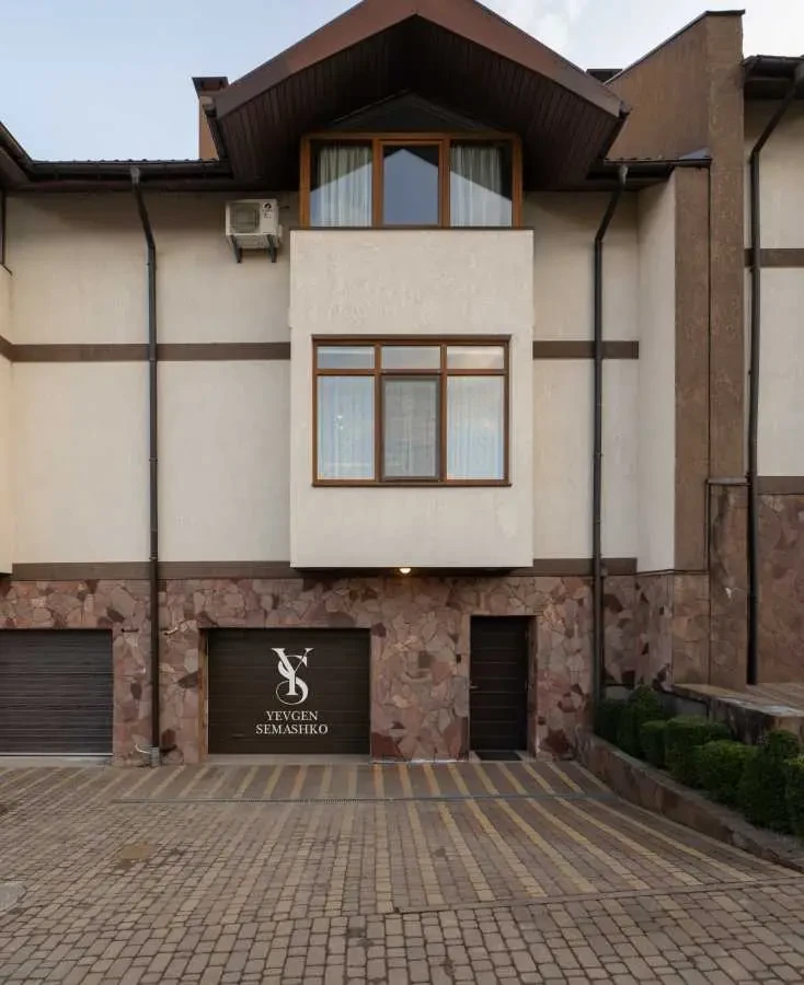 5-к таунхаус Обухівський, Лісники, Погребного 23