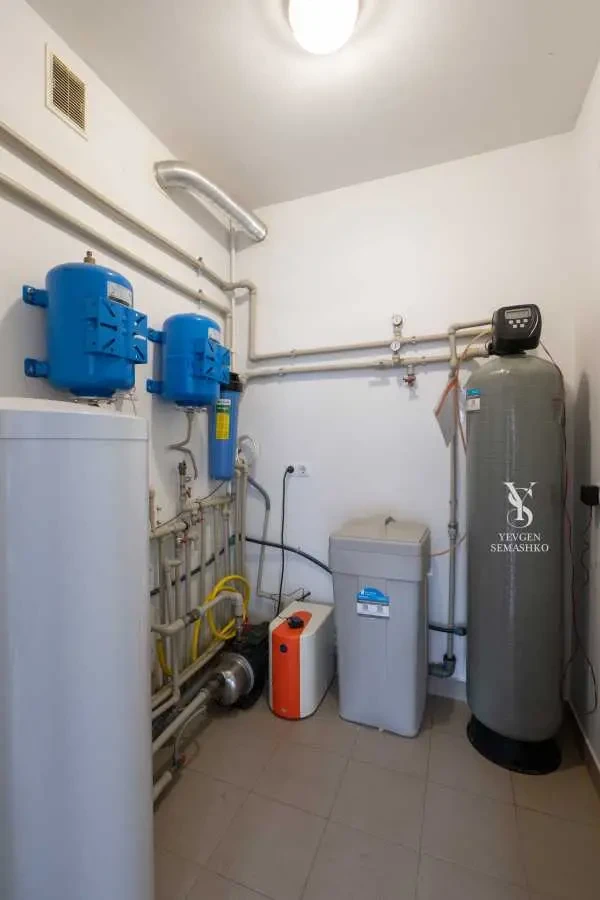 5-к таунхаус Обухівський, Лісники, Погребного 24