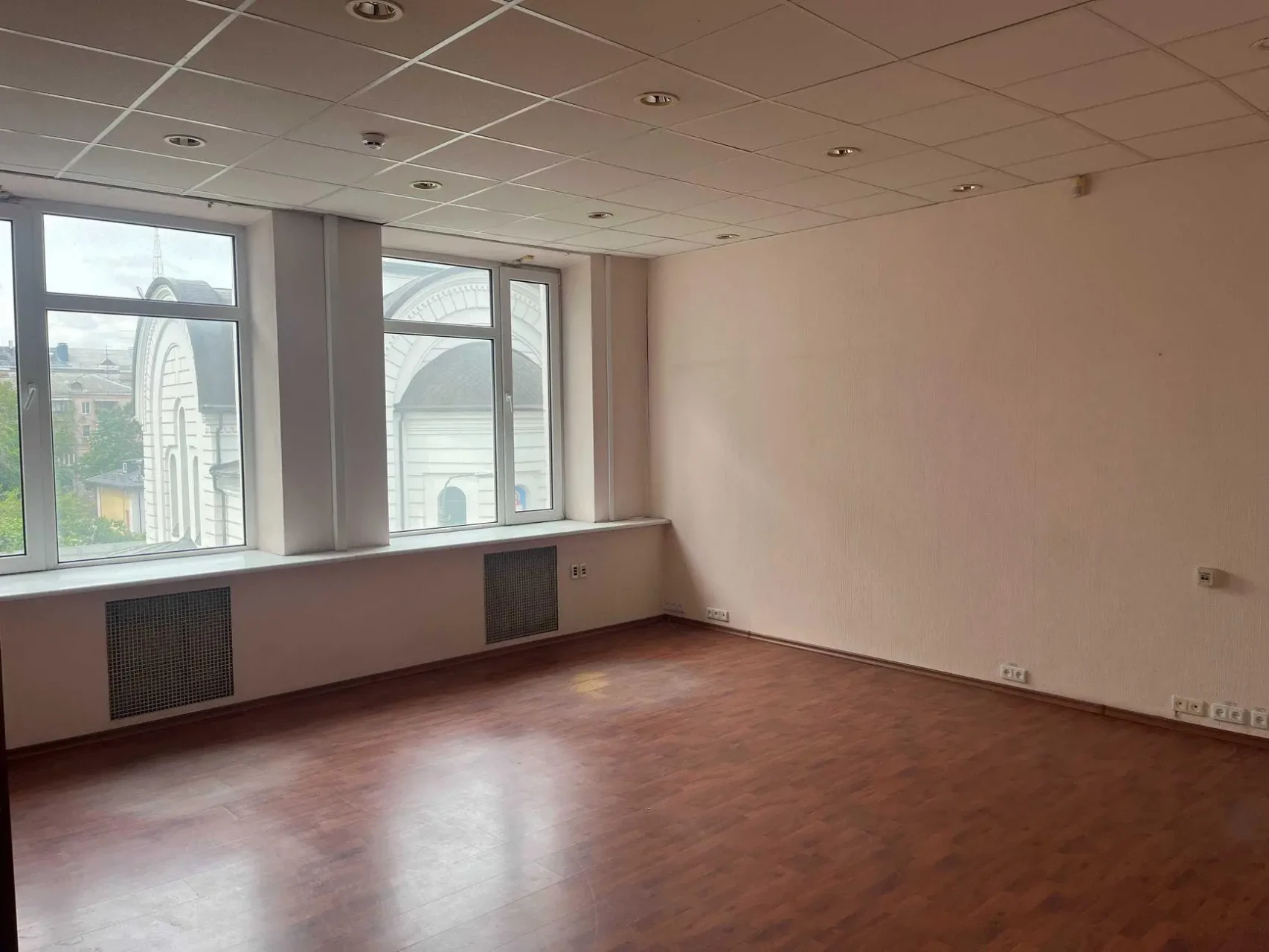 Оренда окремо стоячої будівлі в центрі міста, на Подолі. 5