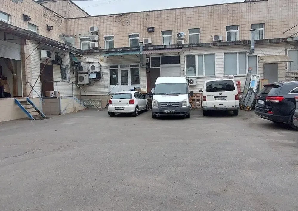 Продам офисное здание Київ, Прирічна вул. 4