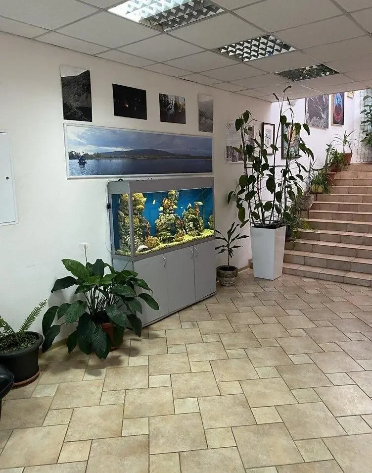 Продам офисное здание Київ, Прирічна вул. 5