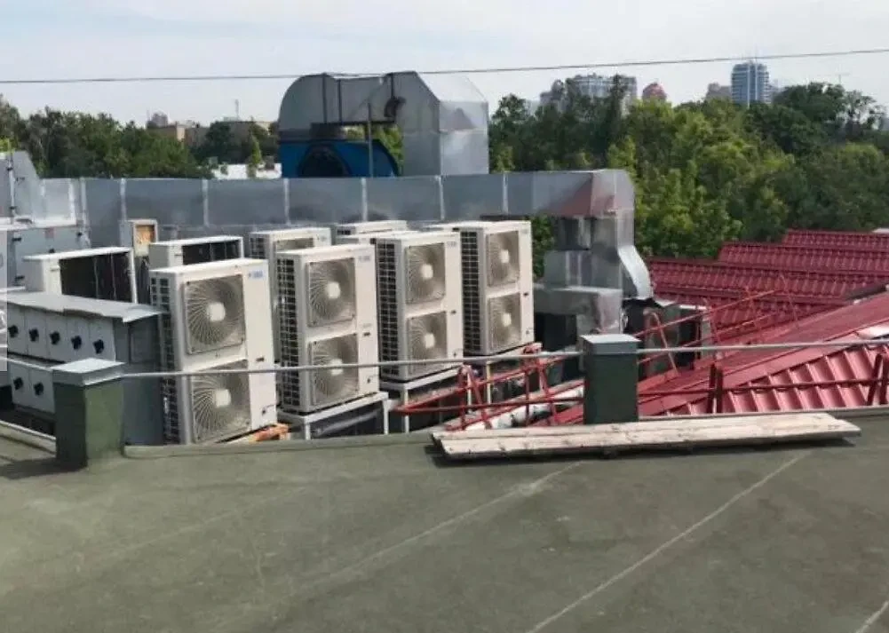 Продам офисное здание Київ, Госпітальна вул. 3