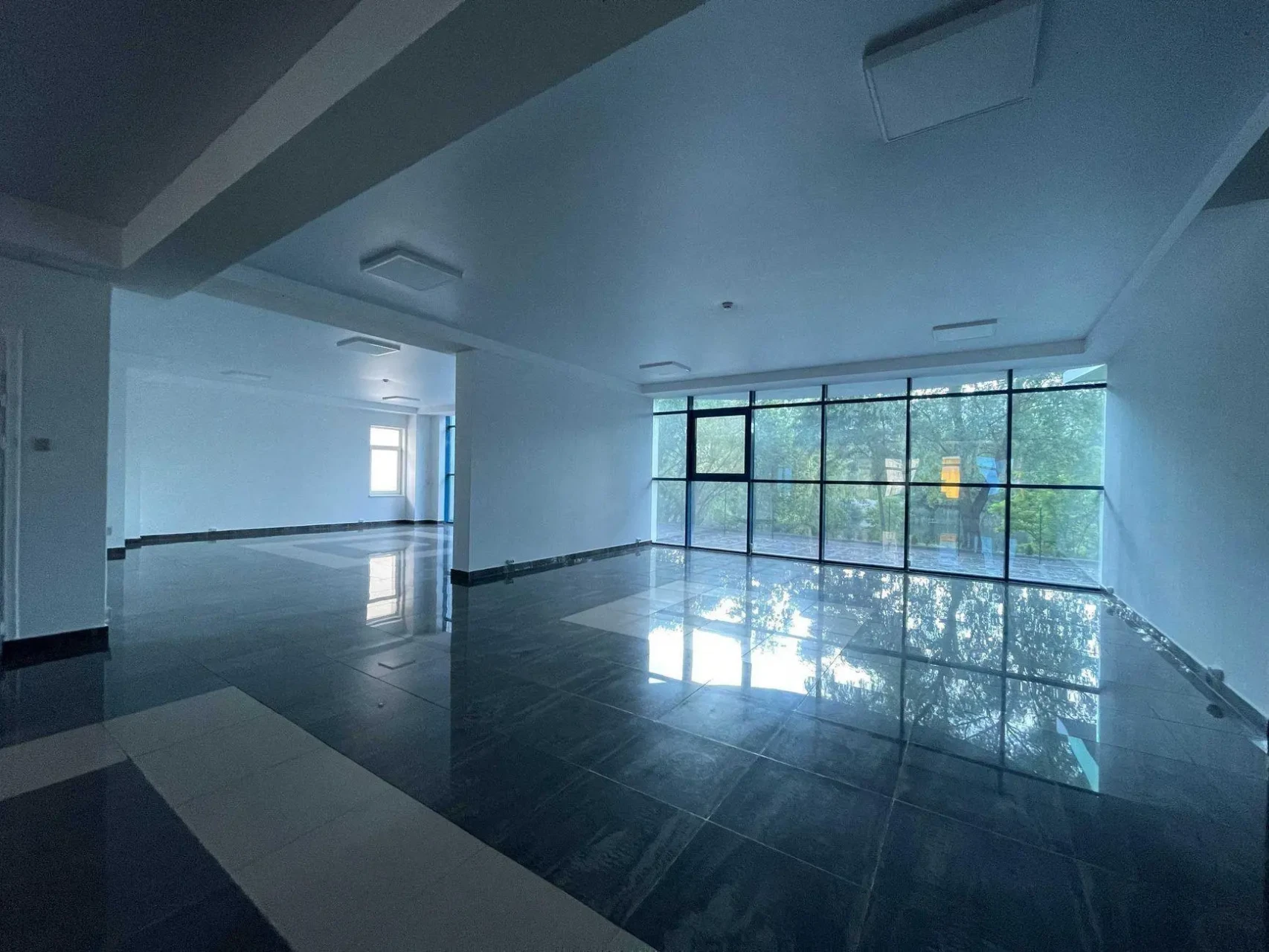 продаж офісного центру на Троещині. 4