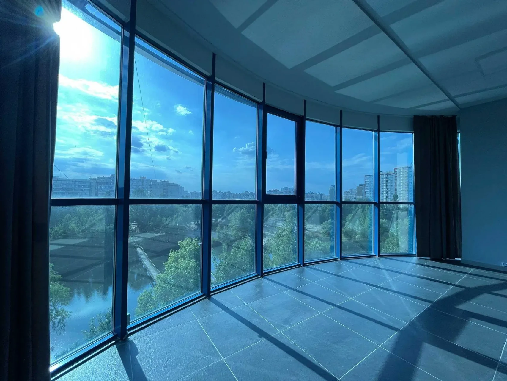 продаж офісного центру на Троещині. 3