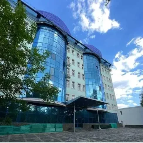 продаж офісного центру на Троещині.