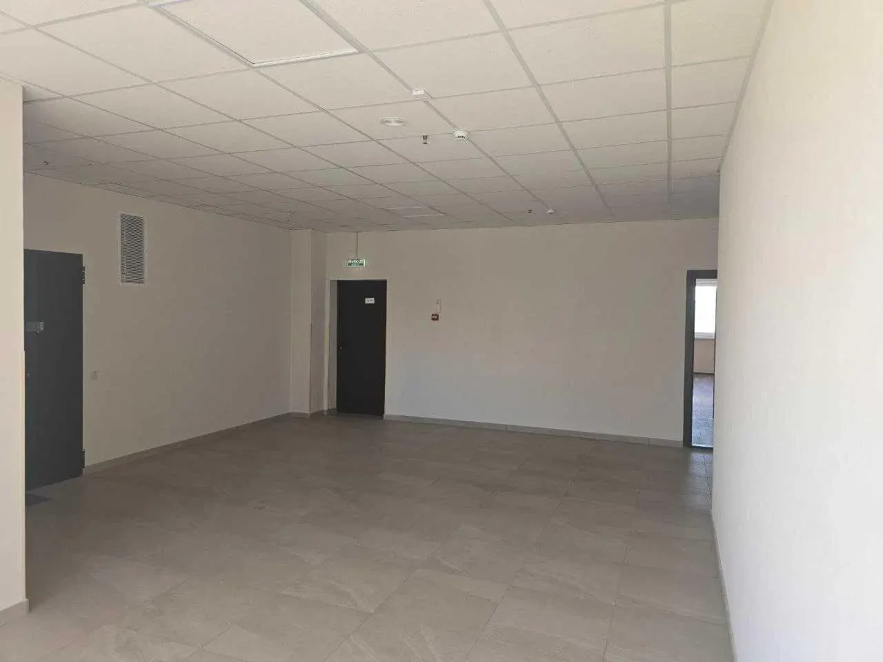 Сдам помещение свободного назначения Київ, Шухевича Романа пр-т 4