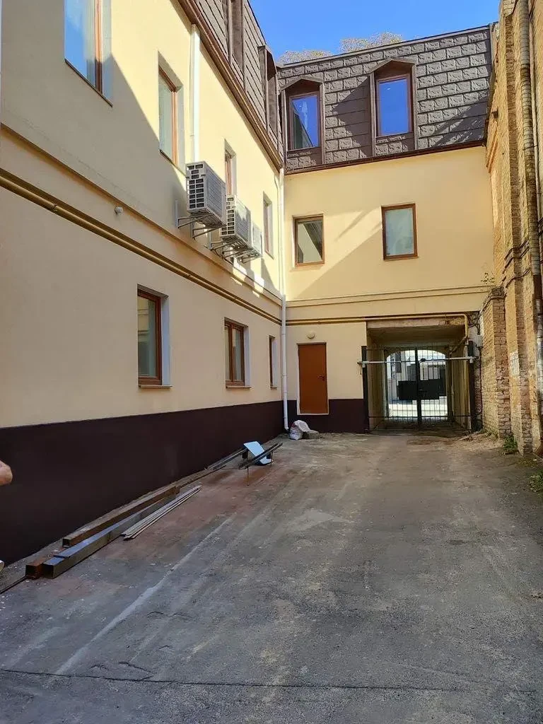 Сдам офисное здание Київ, Франка Івана вул. 3