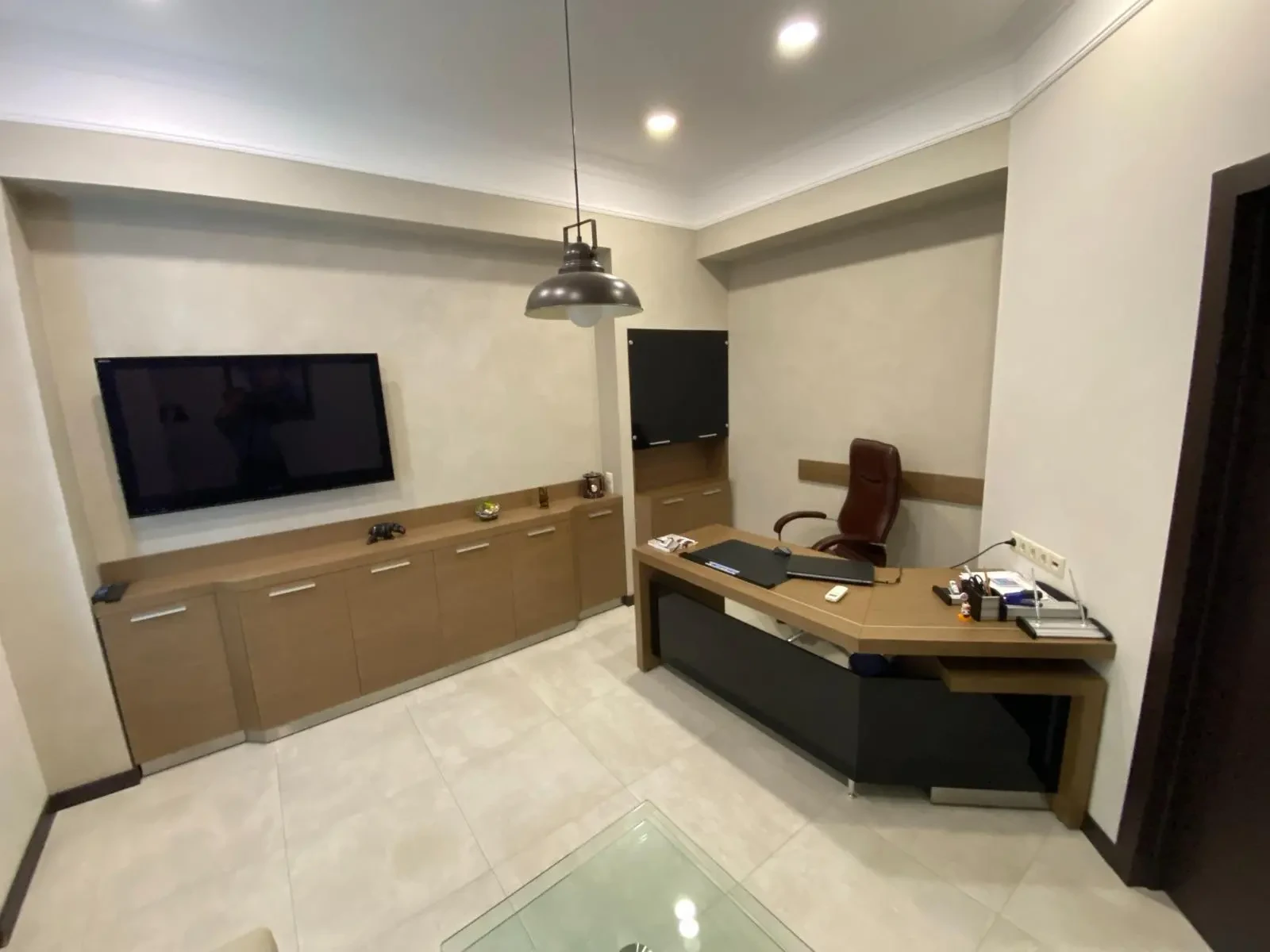 Сдам офис в многоквартирном доме Київ, Предславинська вул. 2