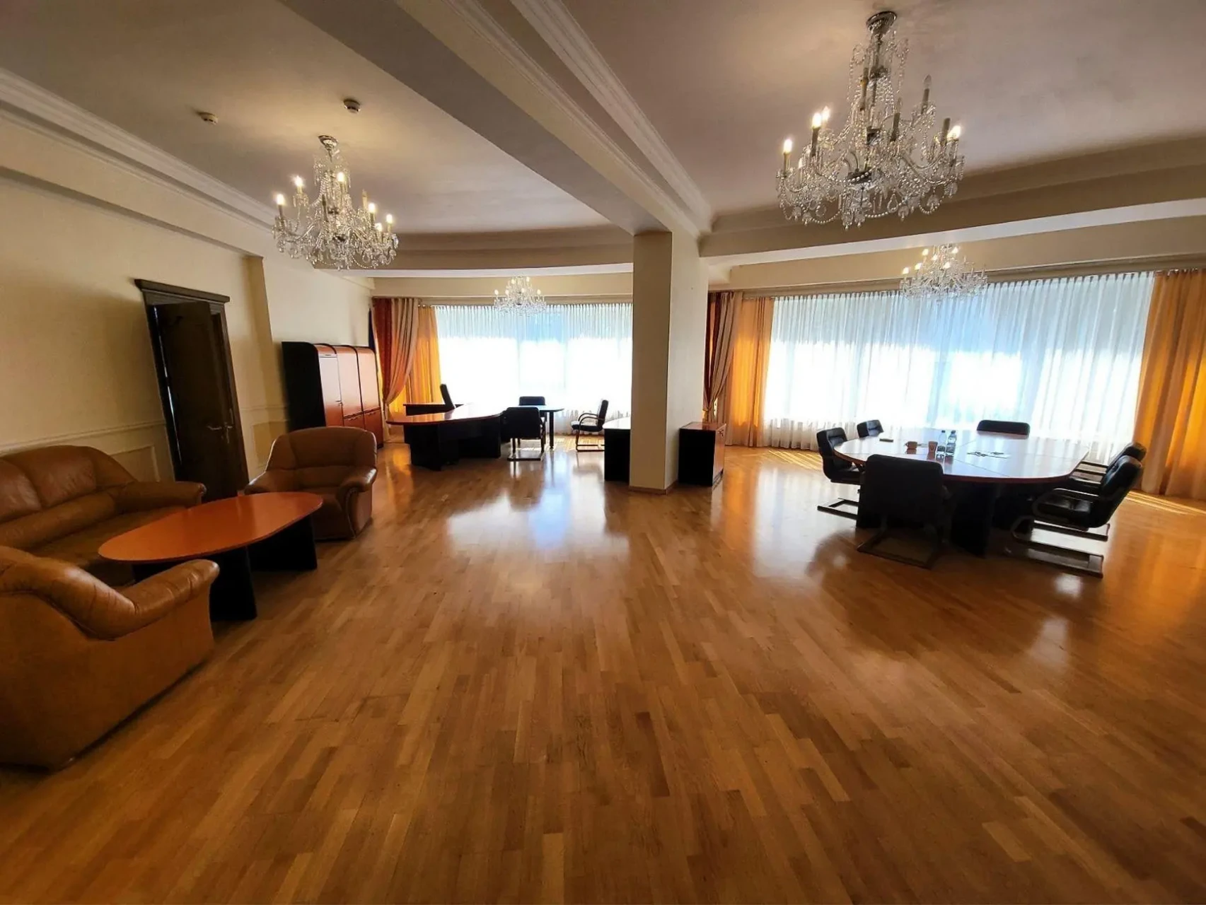 Комфортні та затишні офіси площею від 25 до 780 м. «Царське село» 4