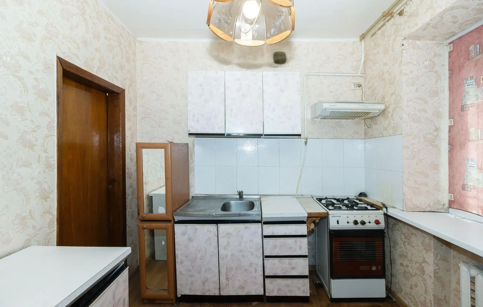 Продається квартира в центрі Київа комерція 5