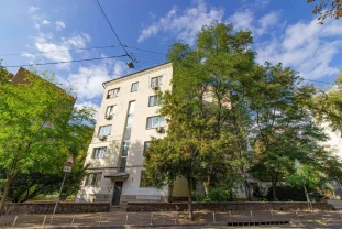 Квартира під комерцію у центрі міста.