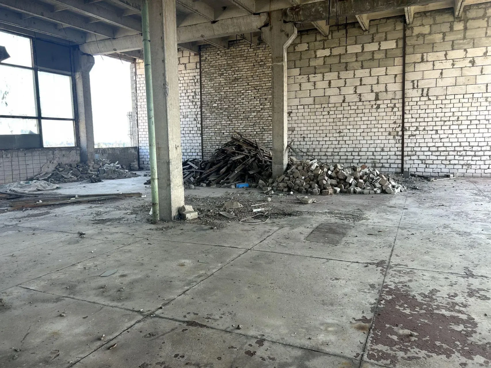 Сдам помещение свободного назначения Київ, Кирилівська вул. 4