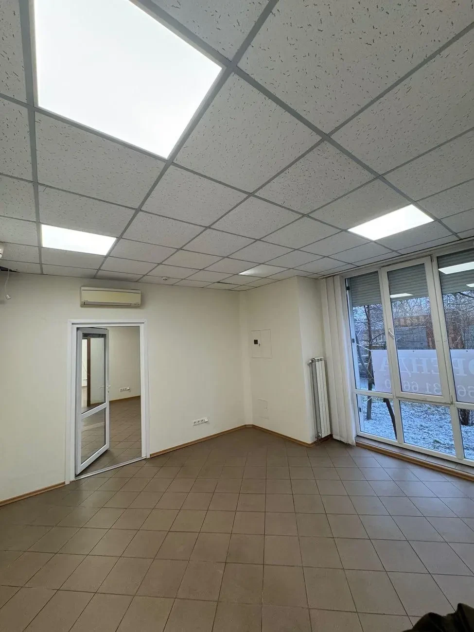 Здам в оренду фасадне комерційне приміщення в Київ Соломенський 3