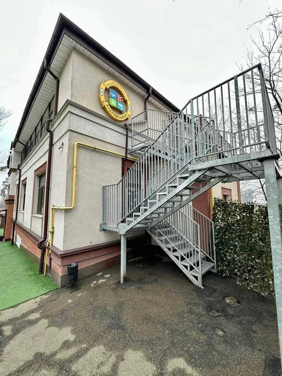 Оренда окрема адміністративна будівля, будинок, комерція Київ 3