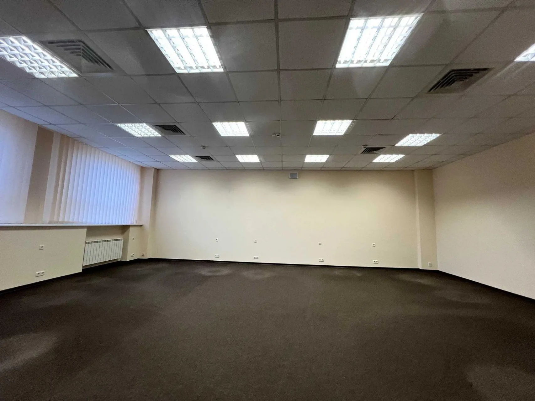 Оренда офісне приміщення у бізнес-центрі Валмі комерція